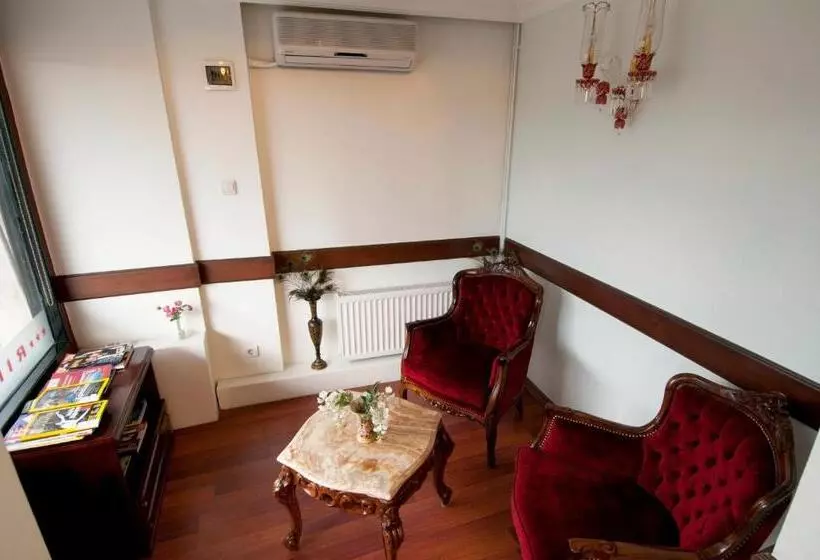 ホテル Kadıköy Rıhtım