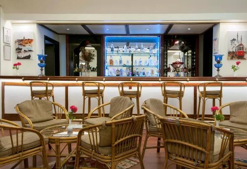 ホテル Kadıköy Rıhtım