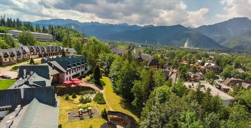 בית מלון כפרי Kompleks Antałówka Termy & Med