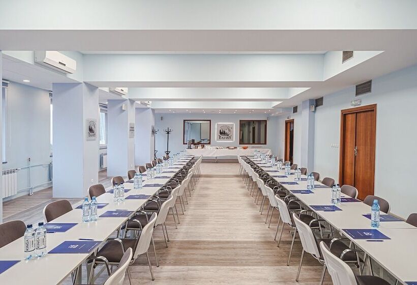 Hotelli Kompleks Antałówka Termy & Med