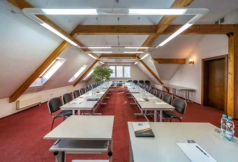 בית מלון כפרי Kompleks Antałówka Termy & Med