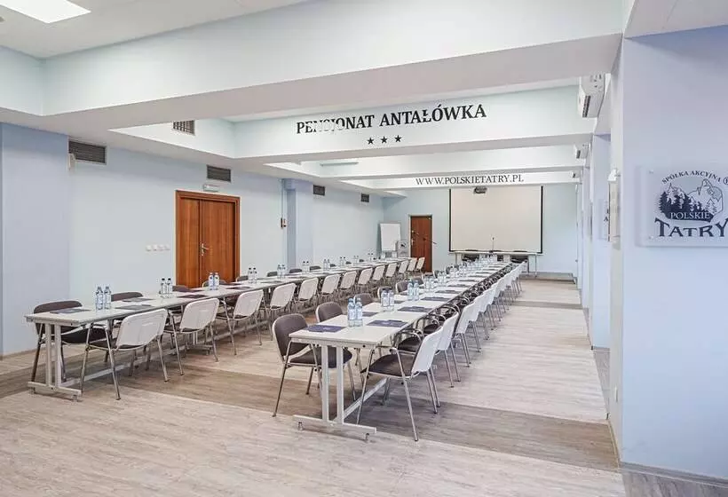 בית מלון כפרי Kompleks Antałówka Termy & Med