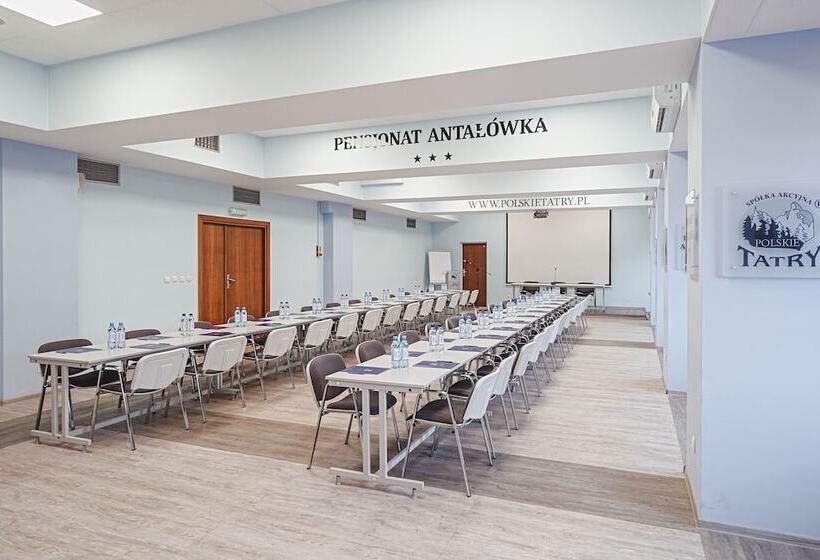 Hotelli Kompleks Antałówka Termy & Med