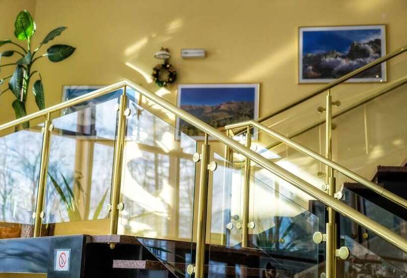 Hotelli Kompleks Antałówka Termy & Med