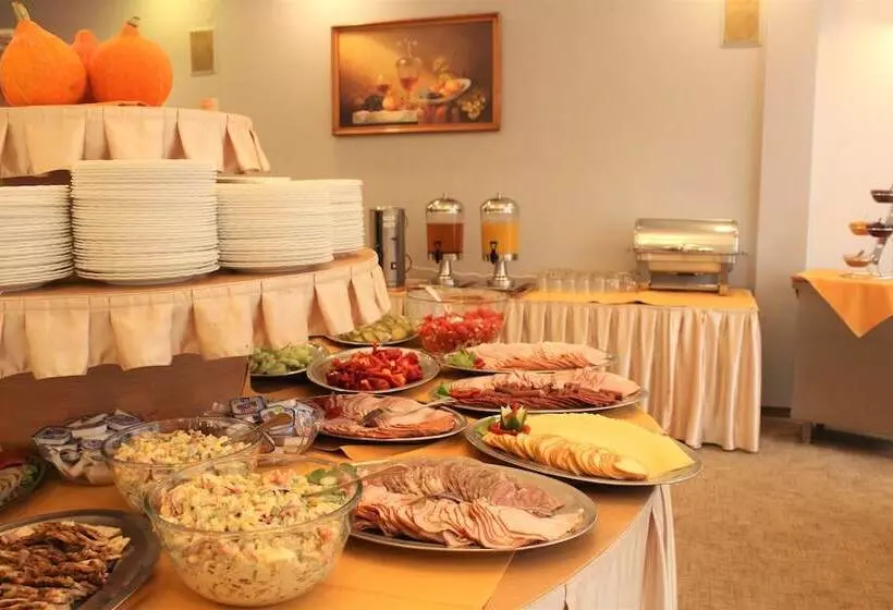 בית מלון כפרי Kompleks Antałówka Termy & Med