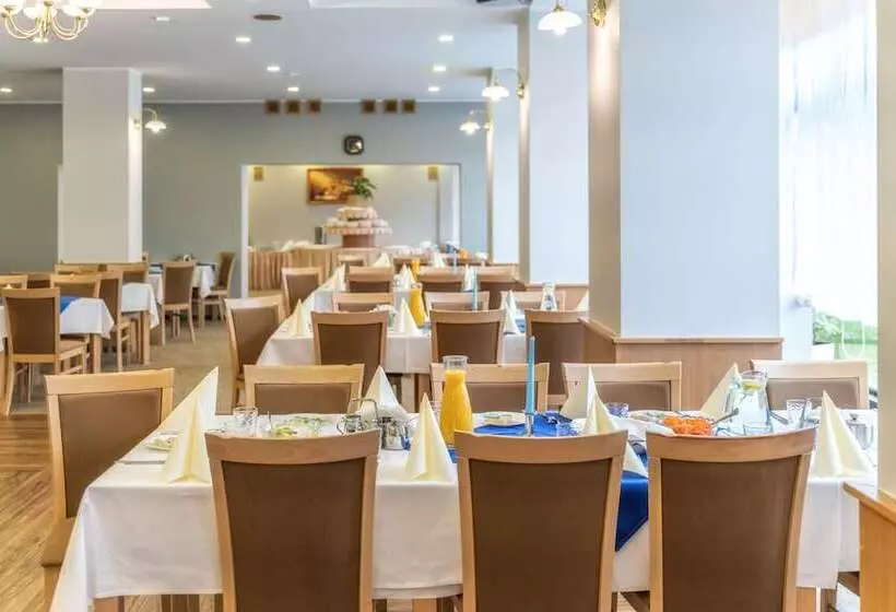 בית מלון כפרי Kompleks Antałówka Termy & Med