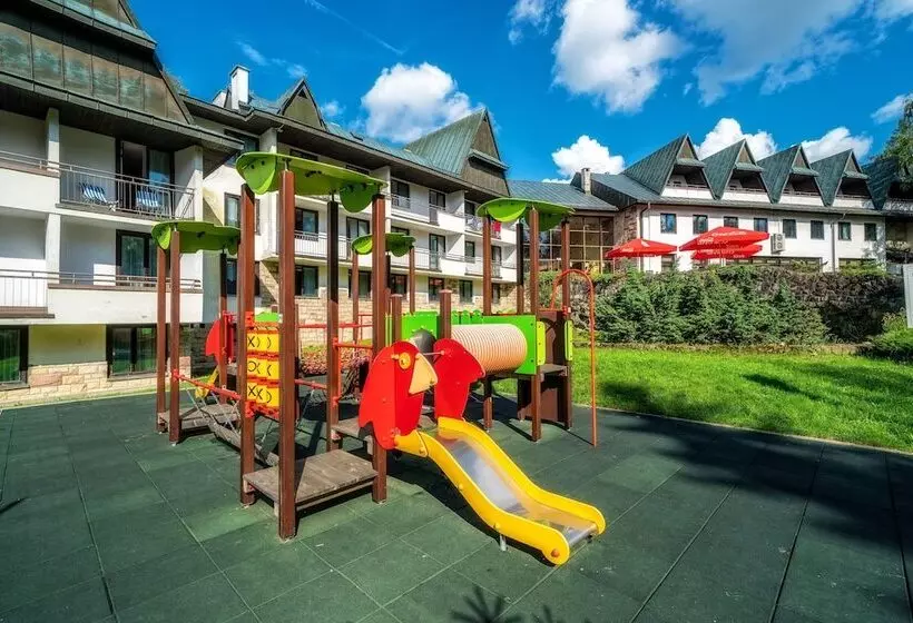 בית מלון כפרי Kompleks Antałówka Termy & Med