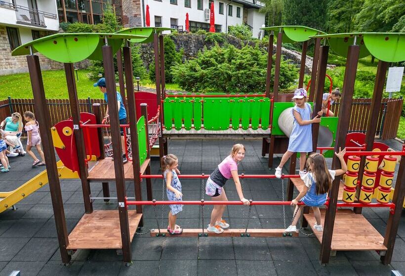 Hotelli Kompleks Antałówka Termy & Med