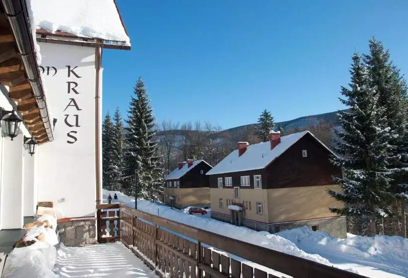 هتل Pension Kraus