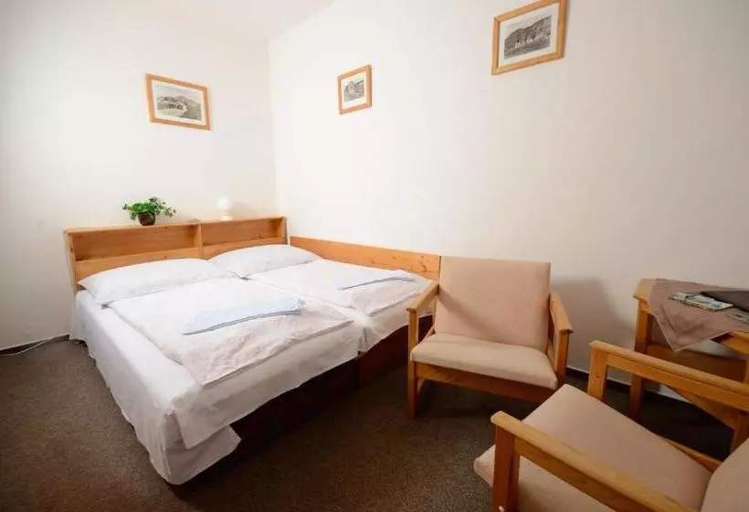 هتل Pension Kraus