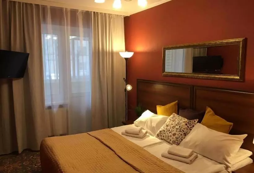 Hotelli Vernisage On Ushinskogo