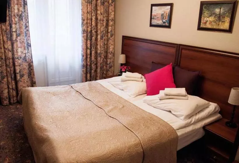 Hotelli Vernisage On Ushinskogo