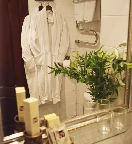 Hotelli Vernisage On Ushinskogo