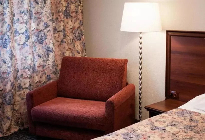 Hotelli Vernisage On Ushinskogo