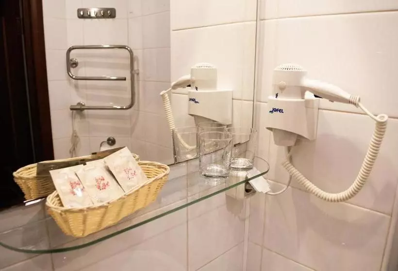 Hotelli Vernisage On Ushinskogo