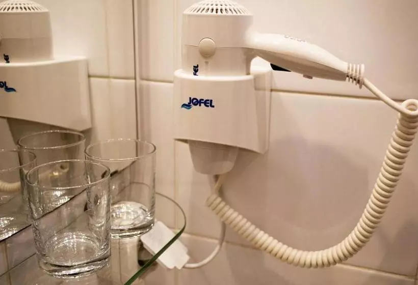 Hotelli Vernisage On Ushinskogo