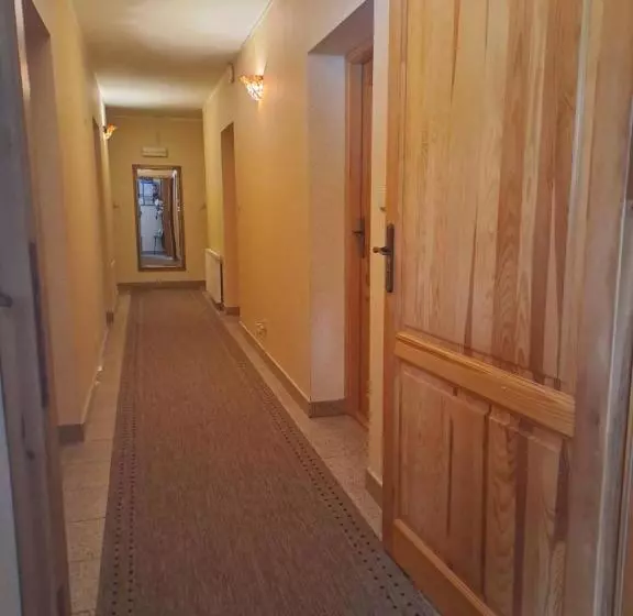 ホテル Willa Wisienka