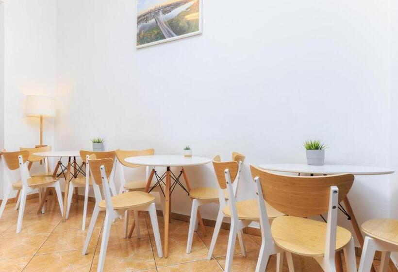 Moon Hostel Warszawa