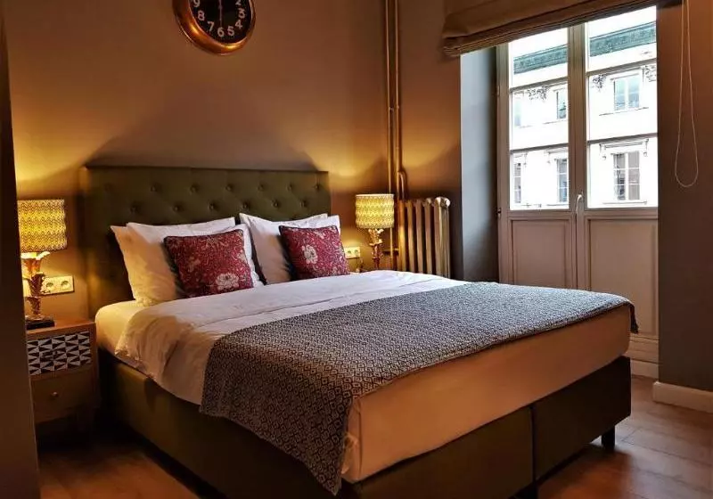 Sleepwell Apartments