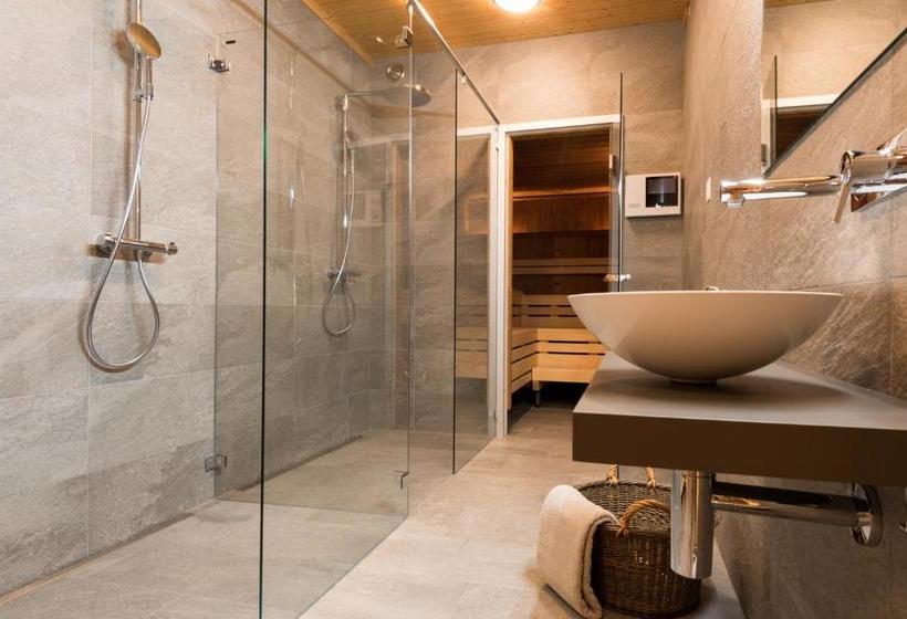 Swiss Chalet-style Hotel Walliser Spycher