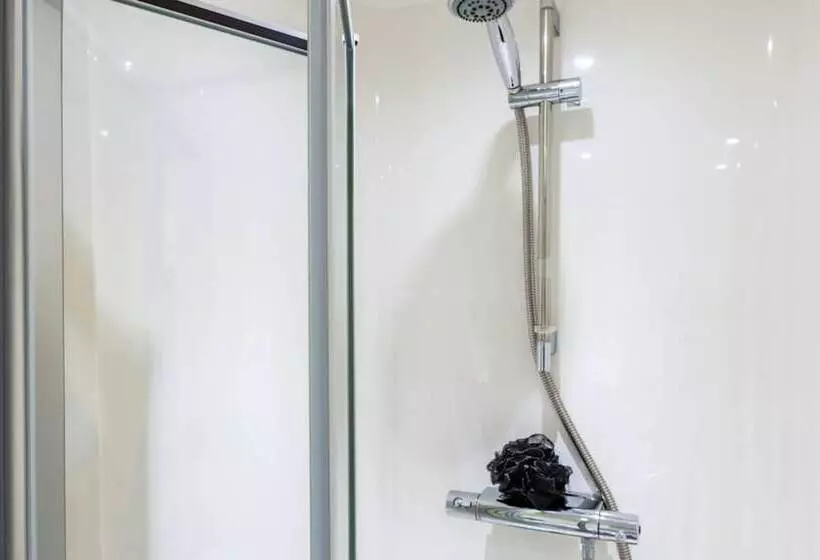 Retkeilymaja Ensuite Rooms For Students Only Bangor