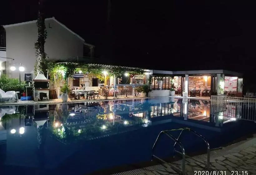 Alexandros Studios Apartments