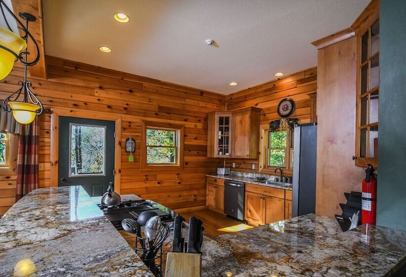 Cozy Bear Chalet