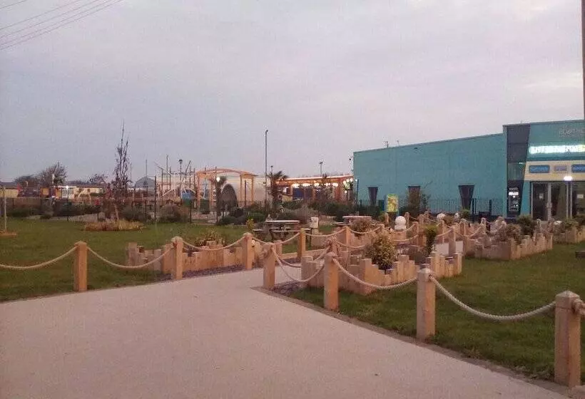 ホテル Stunning 3bed Caravan In Camber Kitesurf Family