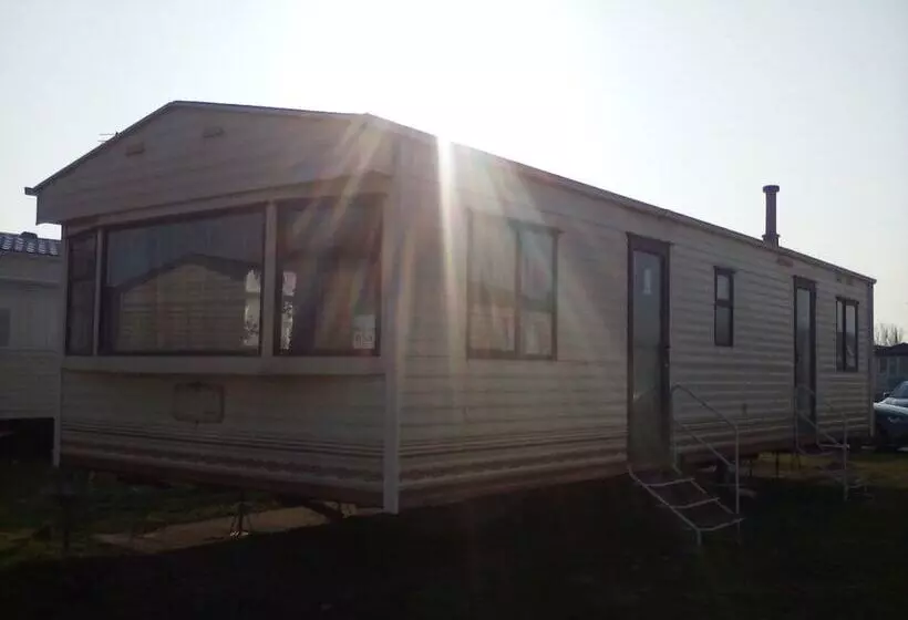 ホテル Stunning 3bed Caravan In Camber Kitesurf Family