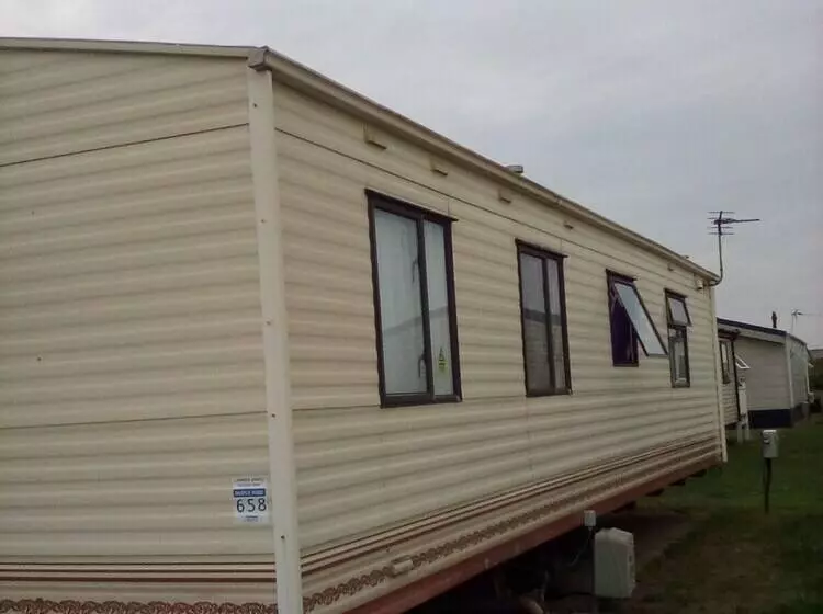 ホテル Stunning 3bed Caravan In Camber Kitesurf Family