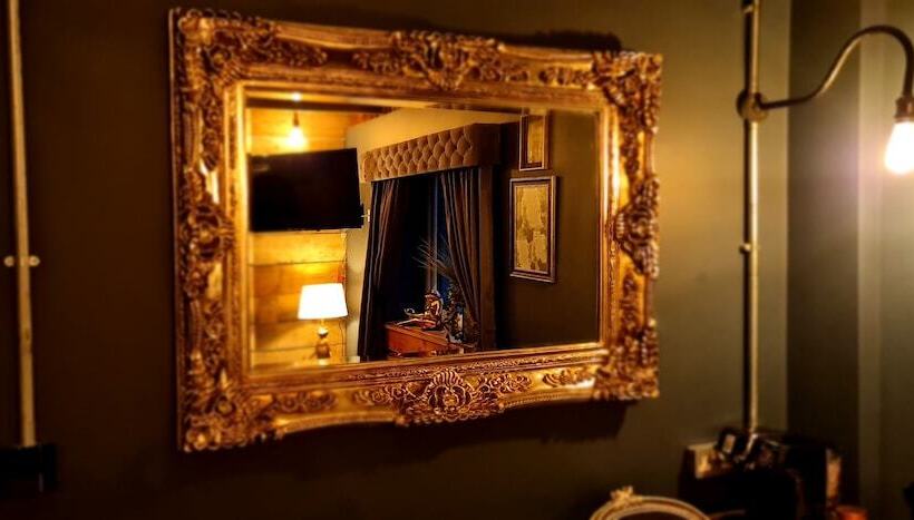 هتل The Waterside Bar Rooms & Restaurant