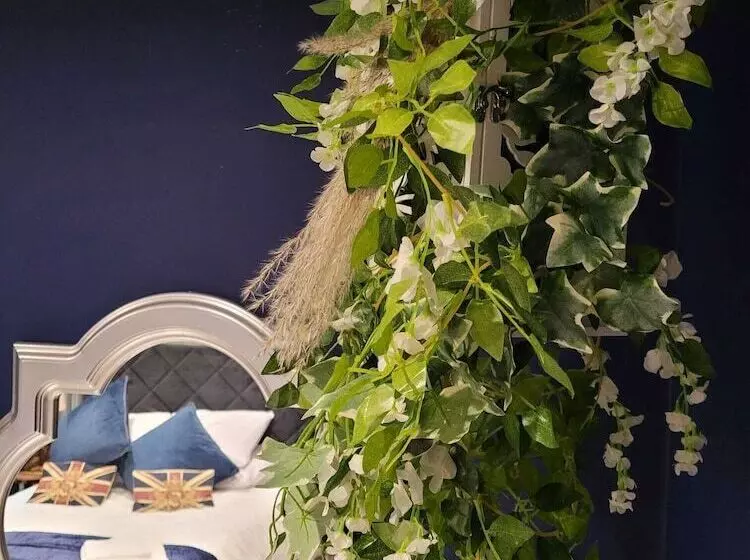 Hotelli The Waterside Bar Rooms & Restaurant