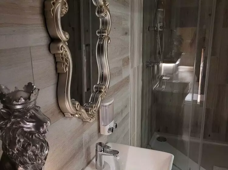 Hotelli The Waterside Bar Rooms & Restaurant