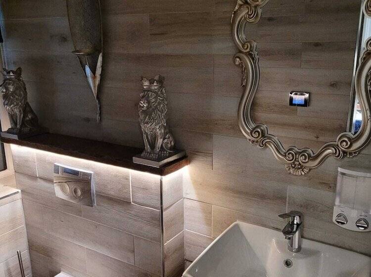 هتل The Waterside Bar Rooms & Restaurant