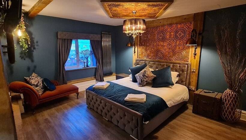 هتل The Waterside Bar Rooms & Restaurant