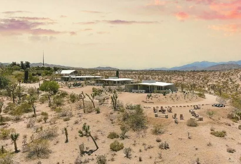 Hotelli The Bungalows By Homestead Modern At The Joshua Tree Retreat Center