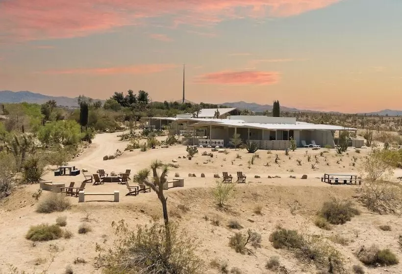 Hotelli The Bungalows By Homestead Modern At The Joshua Tree Retreat Center
