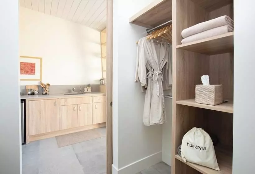 Hotelli The Bungalows By Homestead Modern At The Joshua Tree Retreat Center