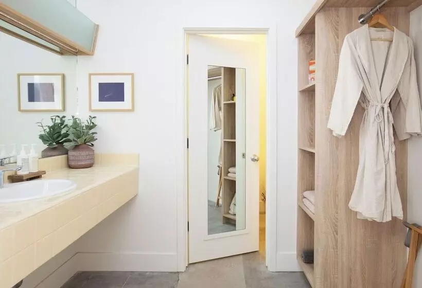 Hotelli The Bungalows By Homestead Modern At The Joshua Tree Retreat Center