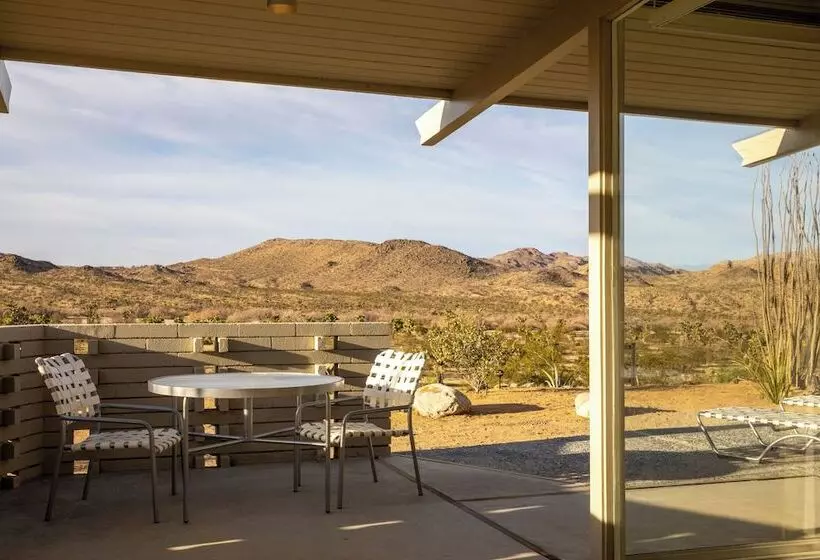 Hotelli The Bungalows By Homestead Modern At The Joshua Tree Retreat Center