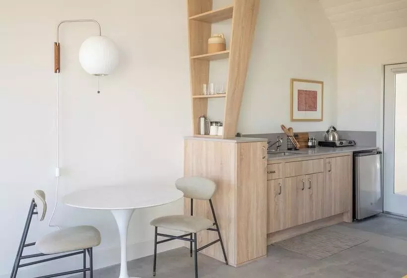 Hotelli The Bungalows By Homestead Modern At The Joshua Tree Retreat Center