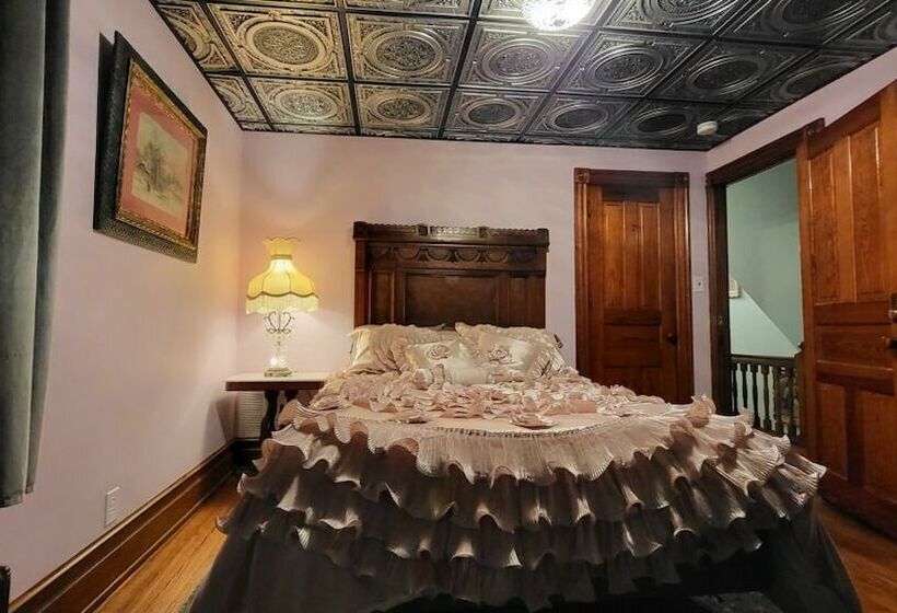 Trails End Bed And Breakfast