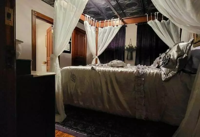 Trails End Bed And Breakfast