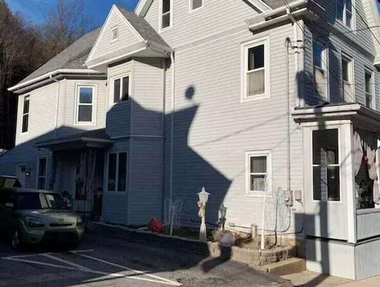 Trails End Bed And Breakfast