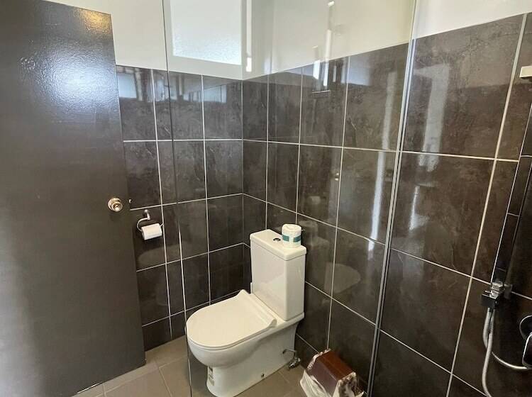 מוטל Statesman Motor Inn