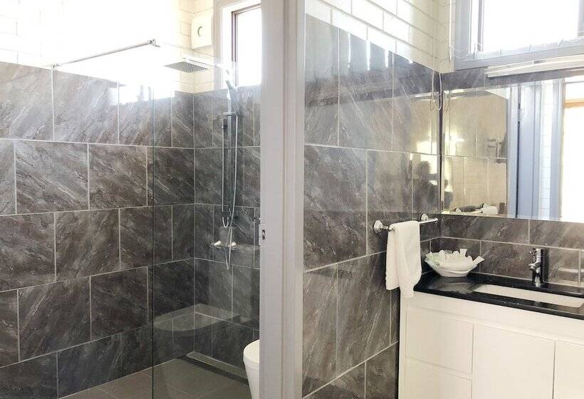 מוטל Statesman Motor Inn