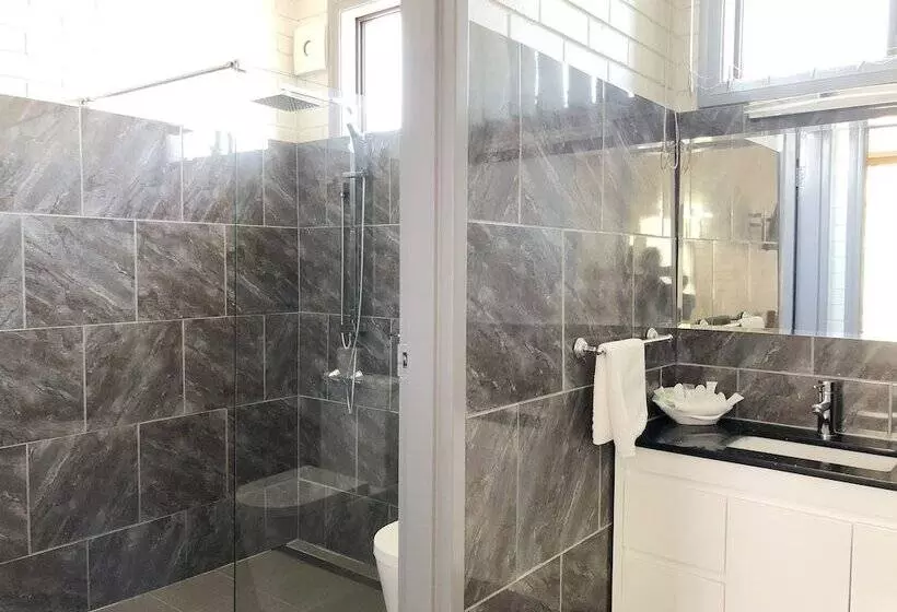 Motelli Statesman Motor Inn