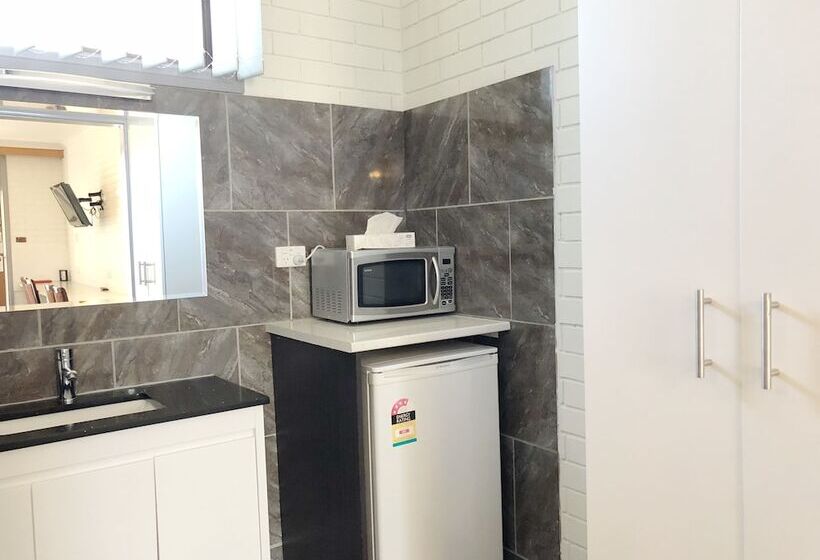 מוטל Statesman Motor Inn