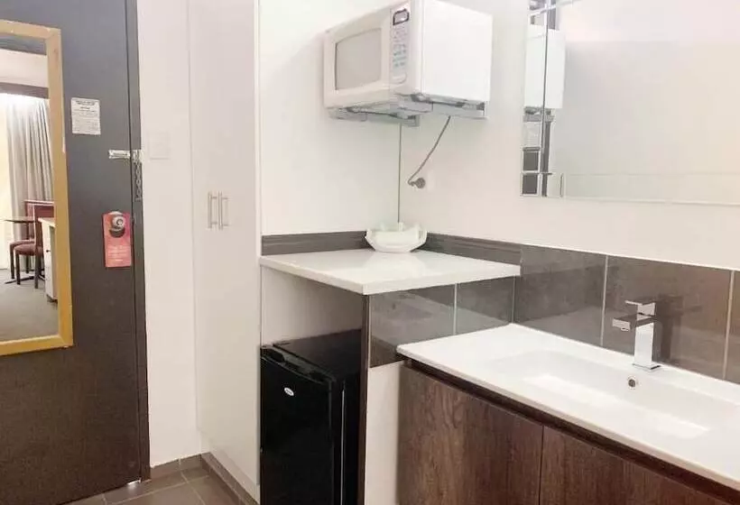 Motelli Statesman Motor Inn