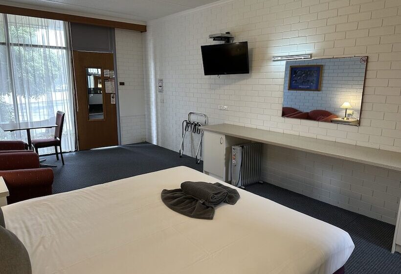 מוטל Statesman Motor Inn